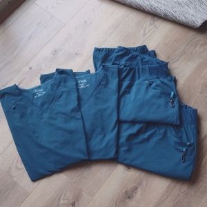 Cherokee Iflex Scrub Set-top and bottoms